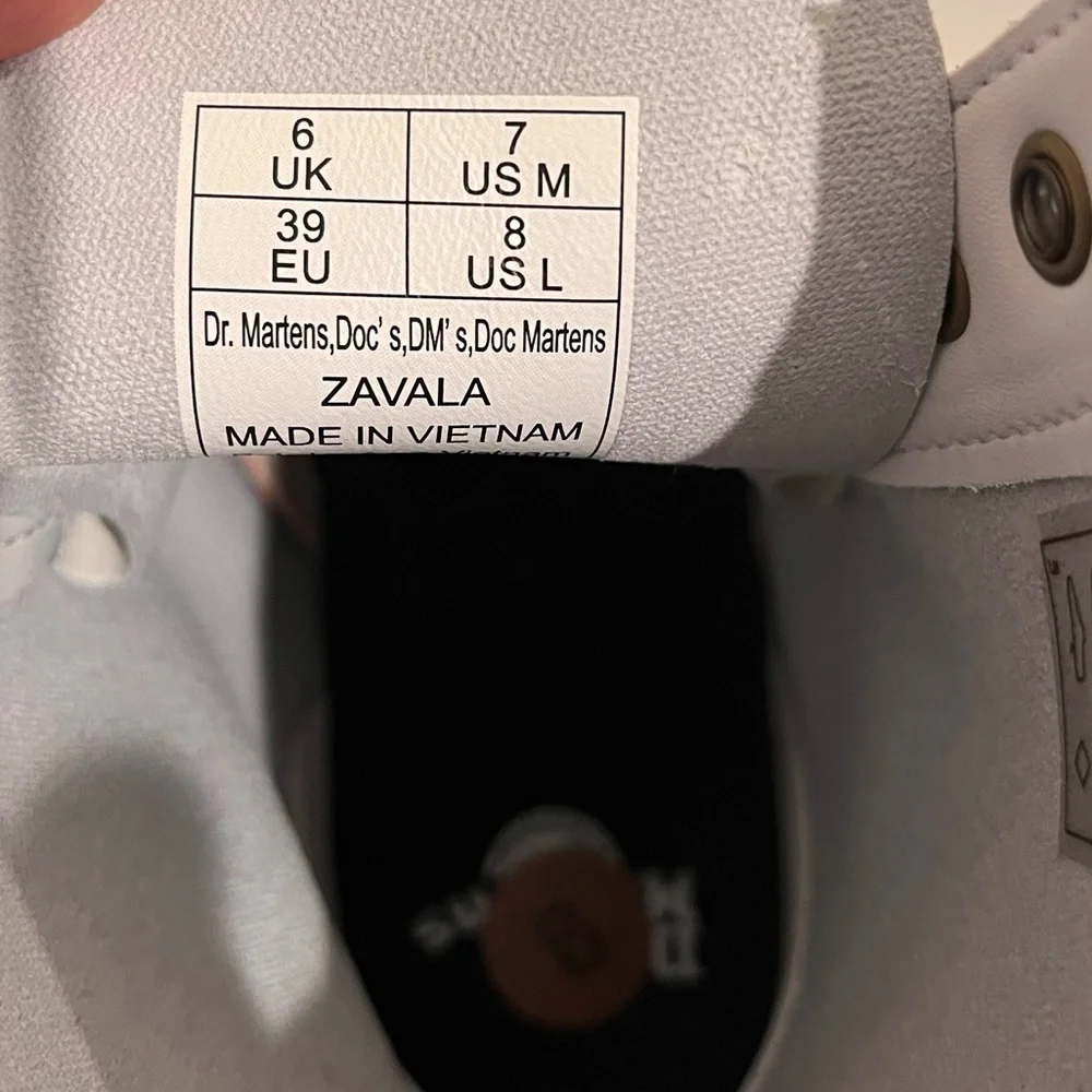 Dr. Martens Zavala 8-Eyelet Combat Boot - Picture 4 of 5